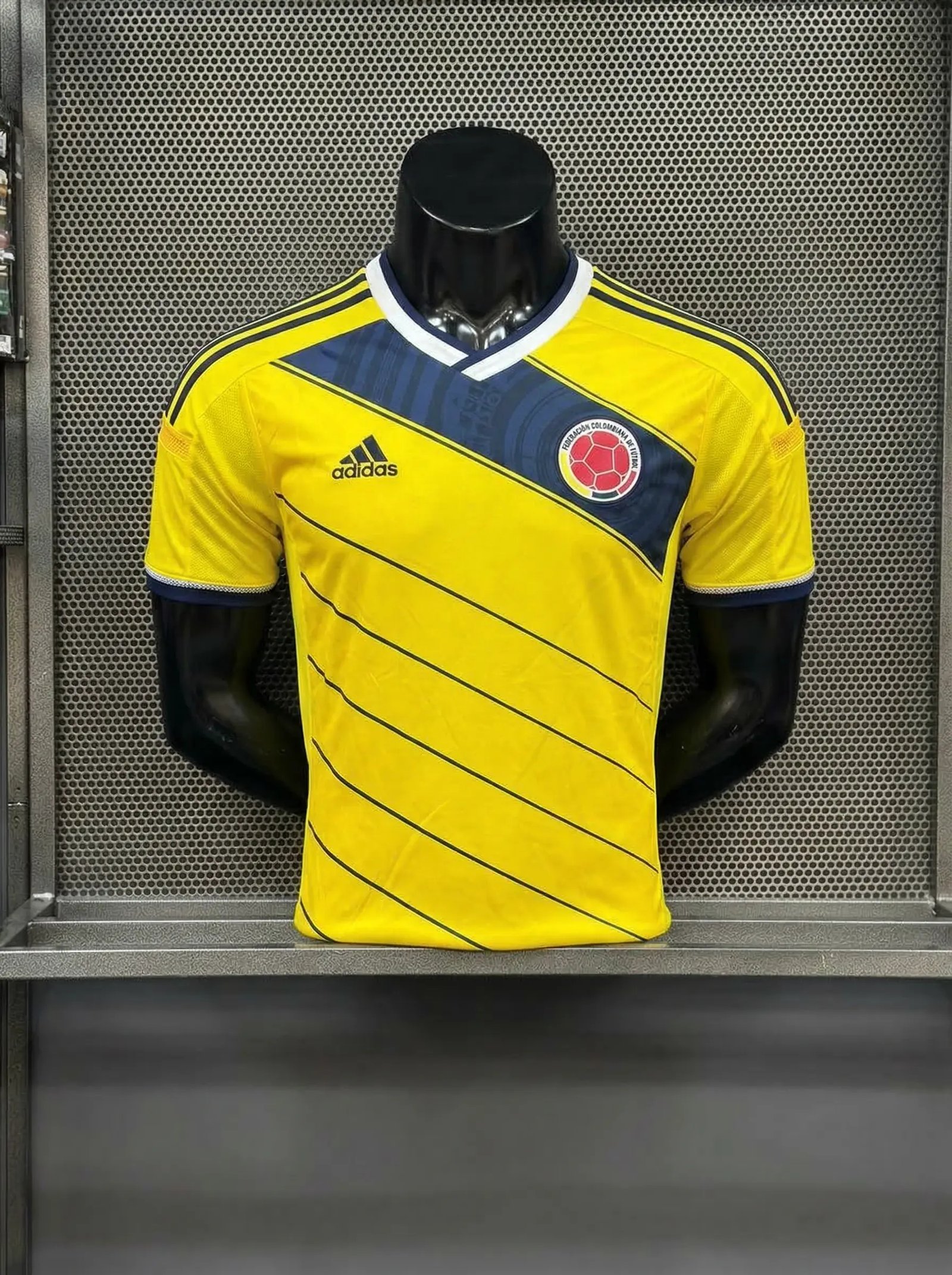 Colombia local Retro 2014