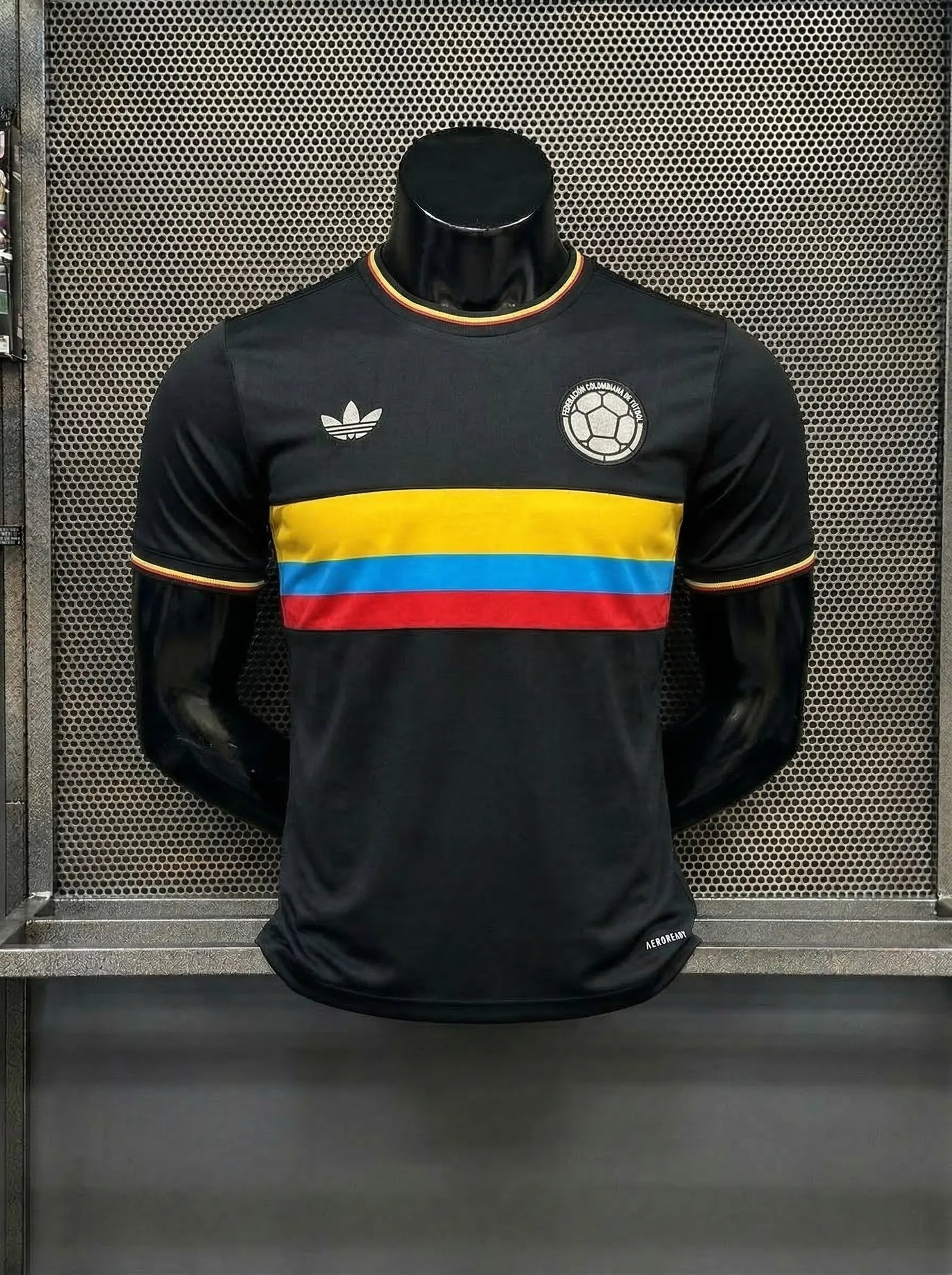 Colombia Centenario Oscura 24 Versión fan