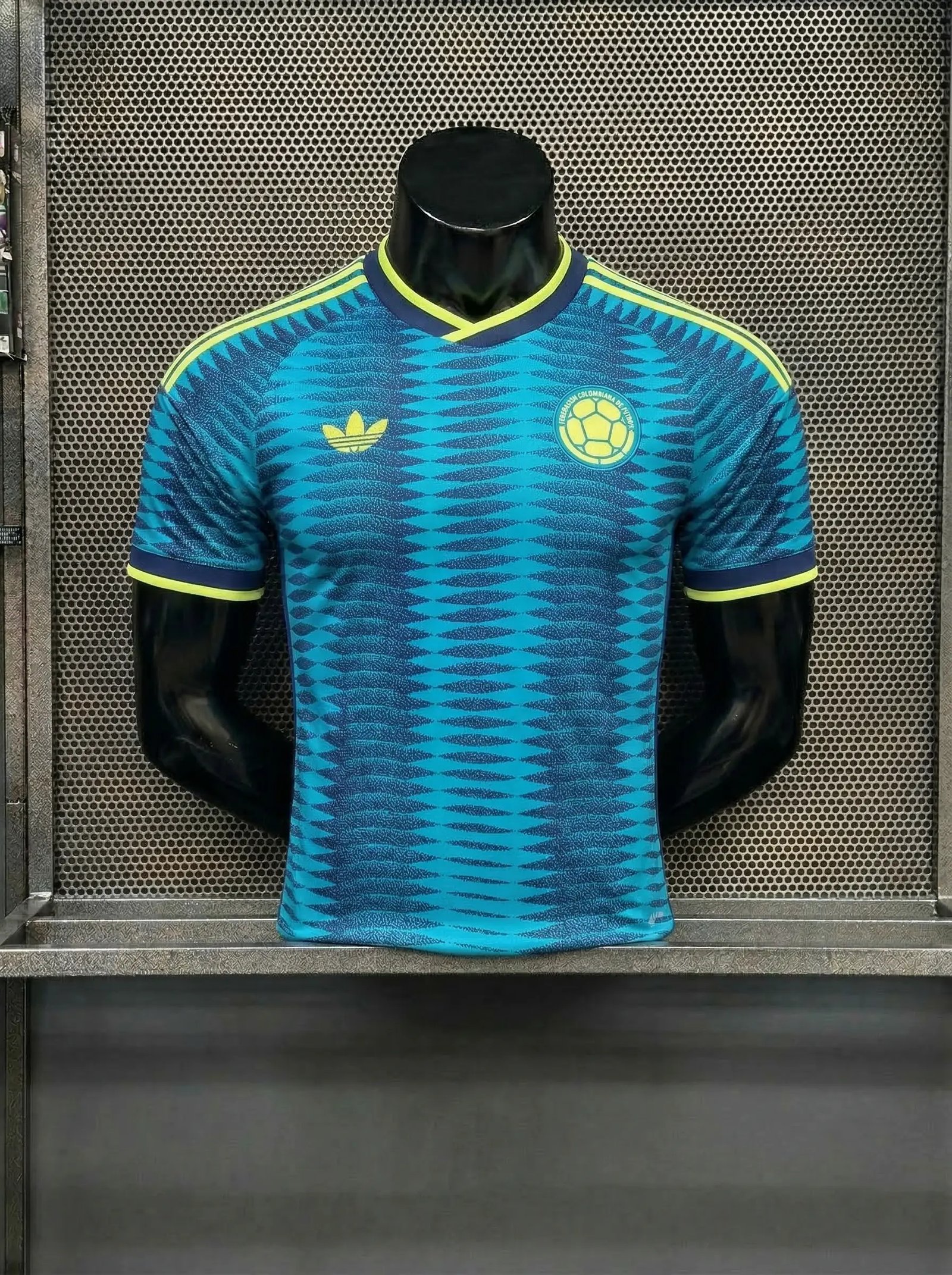 Colombia visitante 26 versión fan